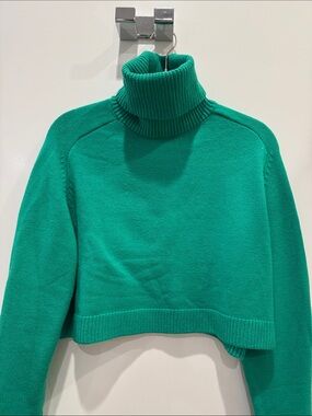 Zara Cropped Turtleneck Sweater in Emerald